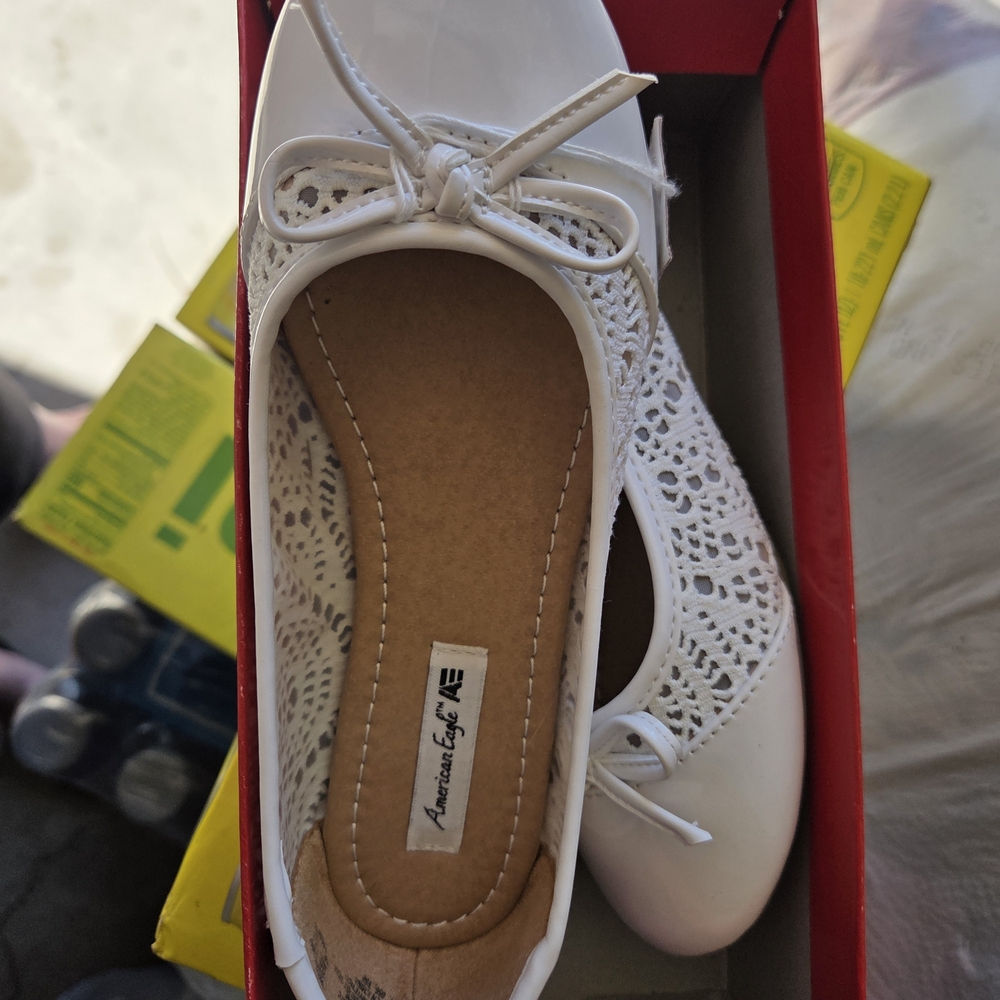 American Eagle Outfitters White Lace Flats - Picture 3 of 4